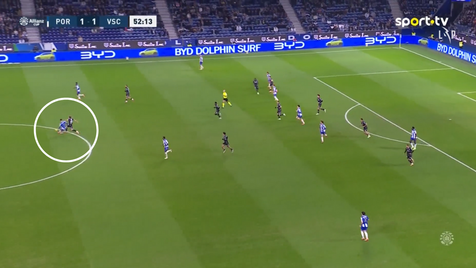 Erro incrível de Alan Varela e Samu faz a reviravolta do Vitória frente ao FC Porto