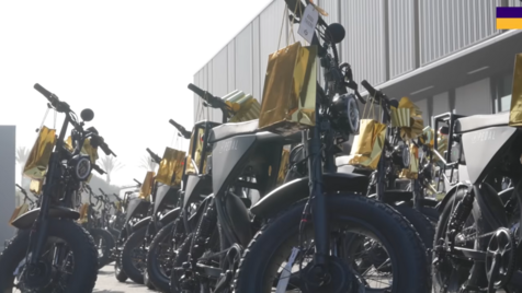 Luka Doncic surpreende colegas e staff dos Lakers com bicicletas elétricas: «É o melhor»