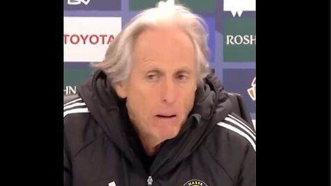«Blá, blá, blá...»: Jorge Jesus com resposta caricata na conferência do Al Nassr