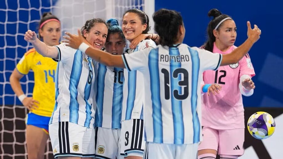 Argentina goleia (4-1) a Colômbia nos 'quartos' do Mundial feminino de futsal