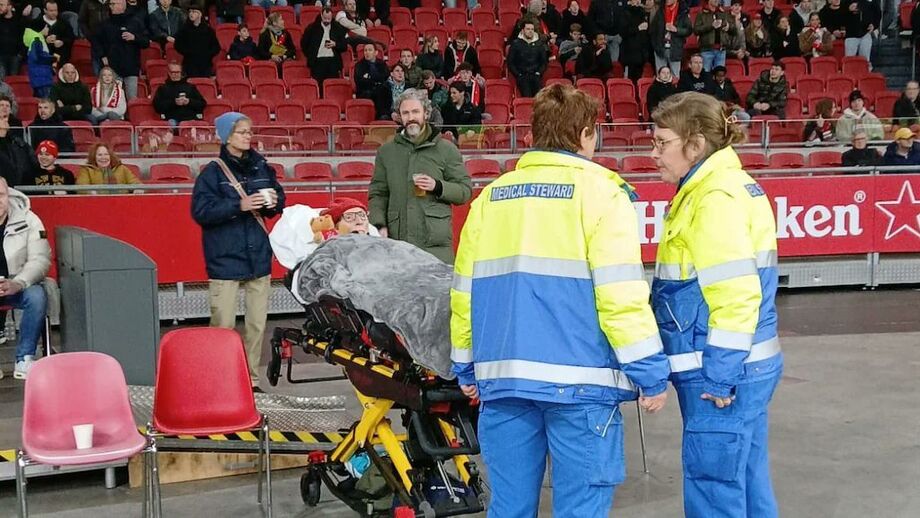 Peter vai assistir ao Ajax-Groningen