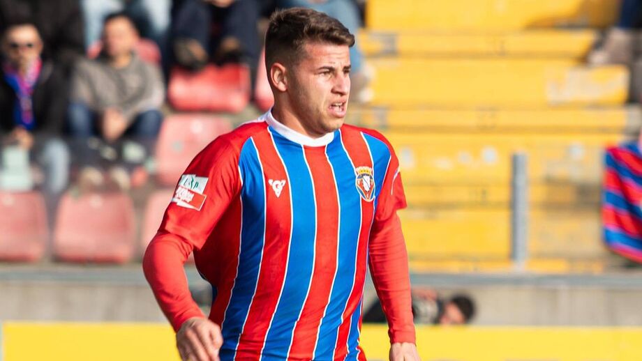 Léo Teixeira, jogador do Felgueiras, está estável após incêndio em casa