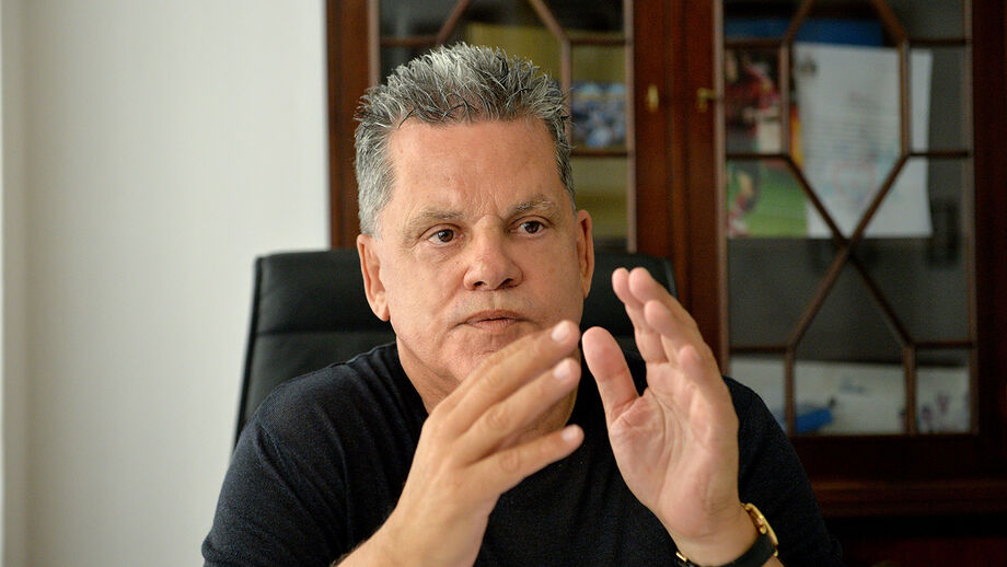 Rui Alves comenta prejuízo do clube e planos para o plantel