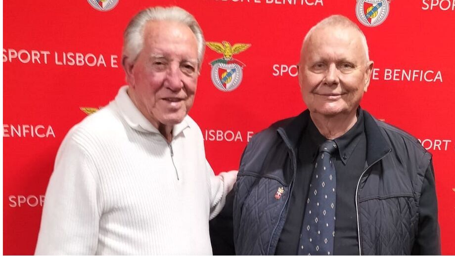 Dinamarquês que levou José Augusto em ombros pediu para ser sepultado com camisola do Benfica
