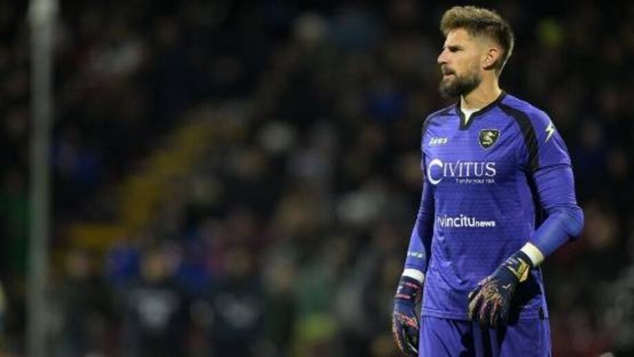 Benoit Costil terminou a carreira na Salernitana