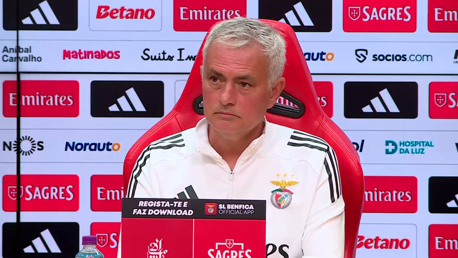Treinador do Benfica em conferência de imprensa de antevisão ao dérbi com o Sporting