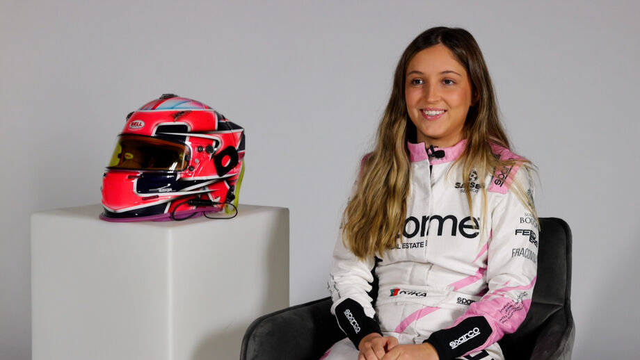 A jovem piloto de 19 anos em entrevista a Record