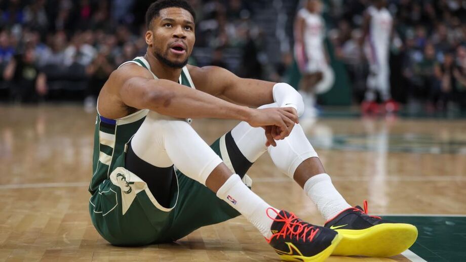 Futuro de Giannis Antetokounmpo, que se lesionou ontem, está em dúvida
