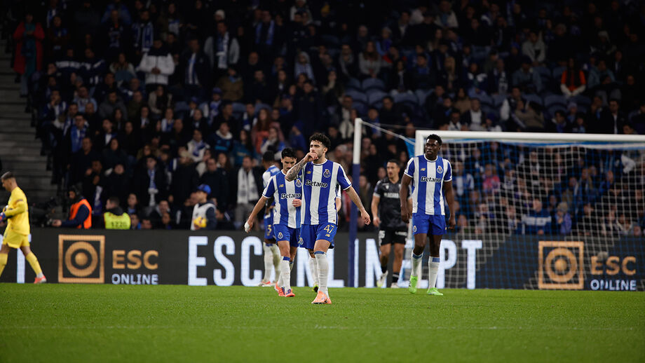 Eustáquio, Alarcón e Samu viram o V. Guimarães vencer no Dragão