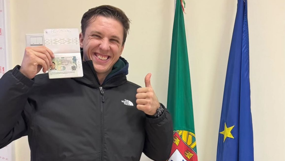 Mikita Vailupau regressa a Portugal após aprovação de visto