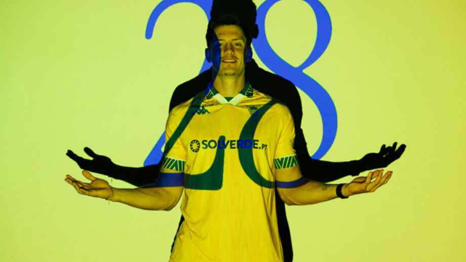 Bacher renova com o Estril até 2028