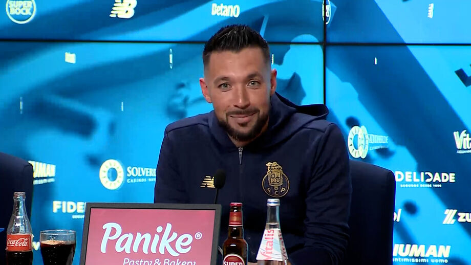 Momento de boa disposição na conferência de imprensa de antevisão ao jogo do FC Porto com o Tondela (domingo, 20h30)