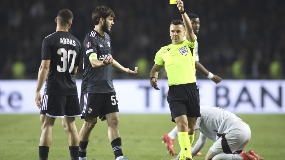 O árbitro Nick Walsh