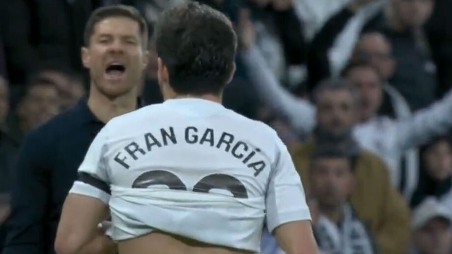 «Não me f...»: Xabi Alonso furioso com Fran García após expulsão no jogo com o Celta