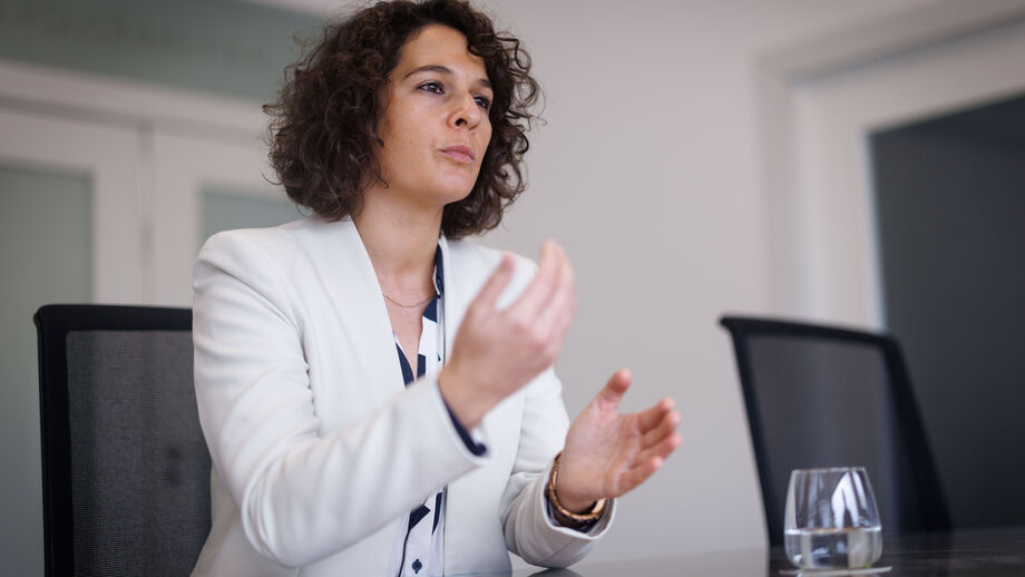 Diretora de futebol feminino da FPF em entrevista a Record