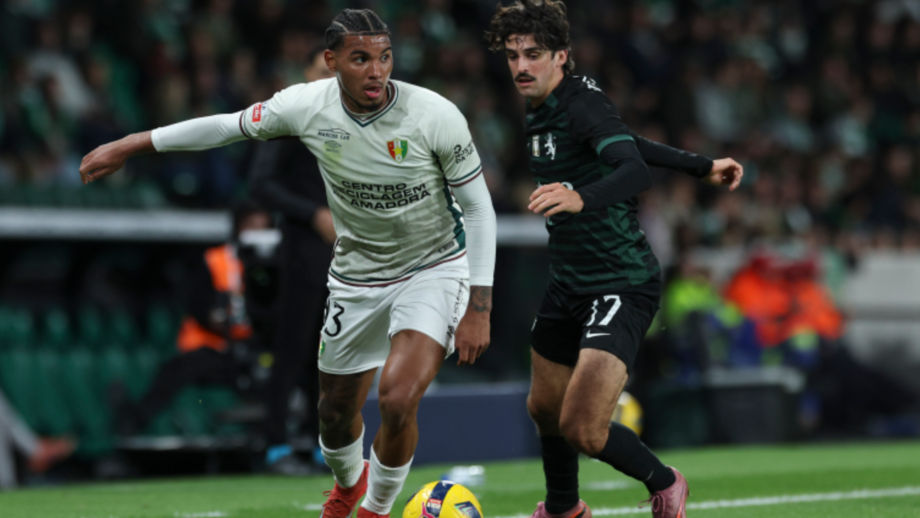 Otávio renova contrato com o Estrela Amadora até 2029