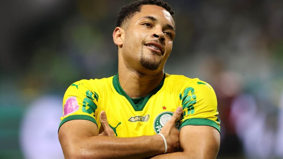 Vítor Roque mantém o foco no Palmeiras apesar de propostas