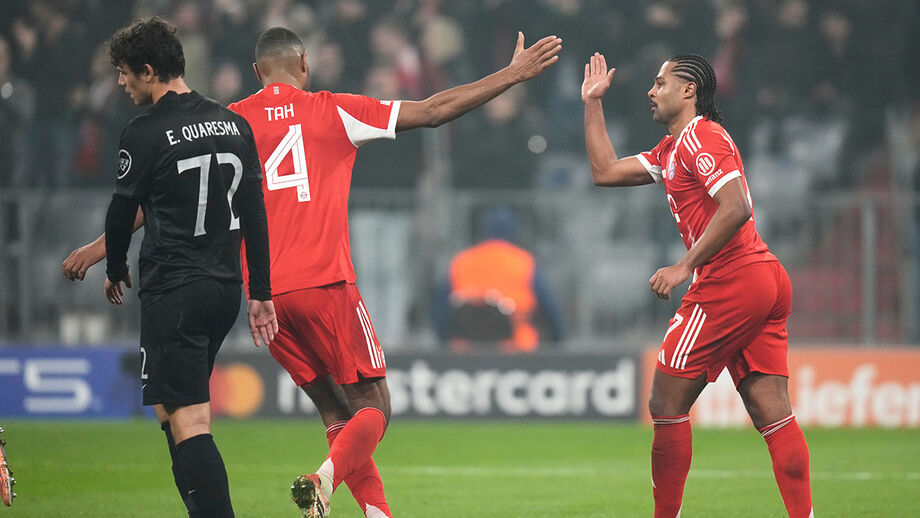 Tah e Gnabry celebram vitória diante do Sporting