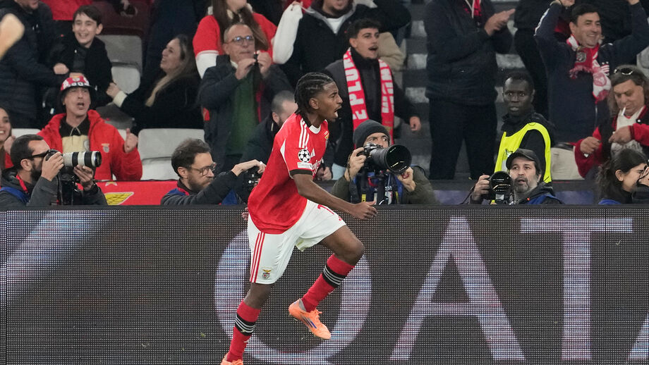 Leandro Barreiro a festejar golo marcado ao Nápoles