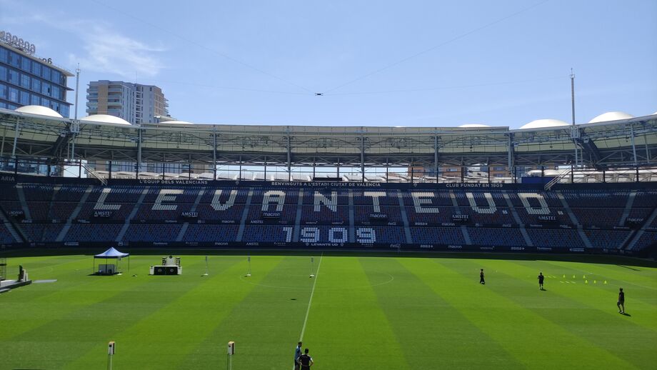 Estádio Cidade de Valência vai ser a casa da Ucrânia