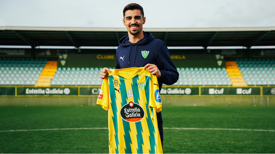 Rodrigo Conceição com a nova camisola