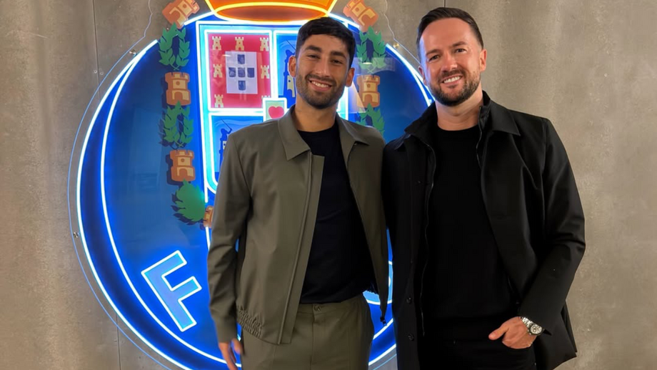 Alan Varela ao lado do empresário Kristian Bereit