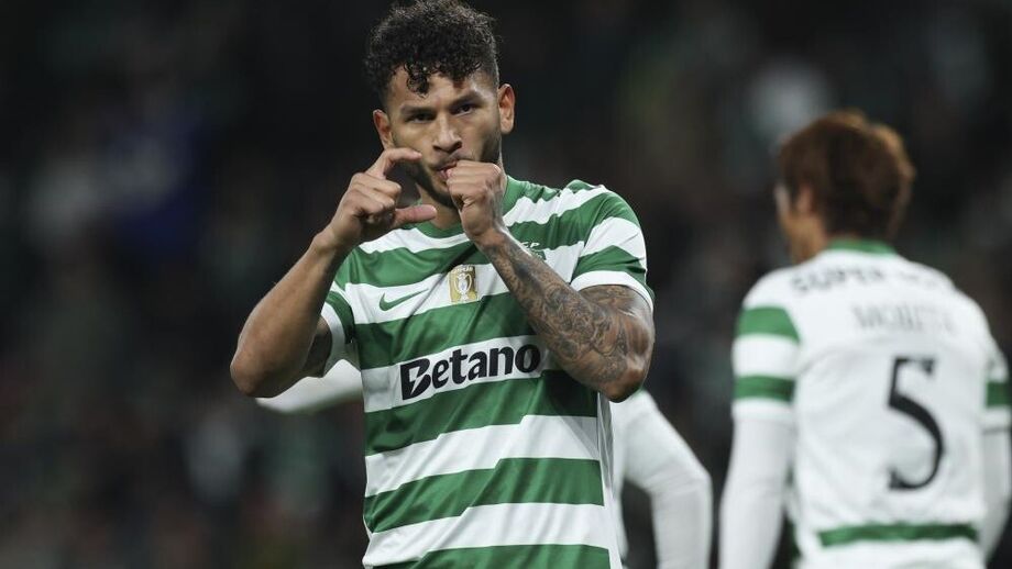 Luís Suárez festeja golo pelo Sporting contra o AVS SAD