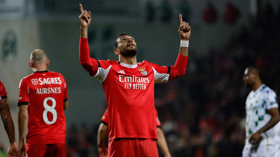 Pavlidis brilhou com um hat trick frente ao Moreirense