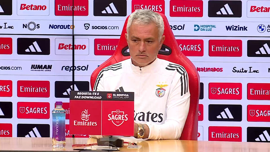 Treinador do Benfica diz que a equipa tem que querer sempre mais