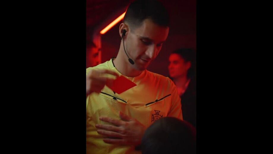 Juiz Bruno Costa envolvido em momento insólito