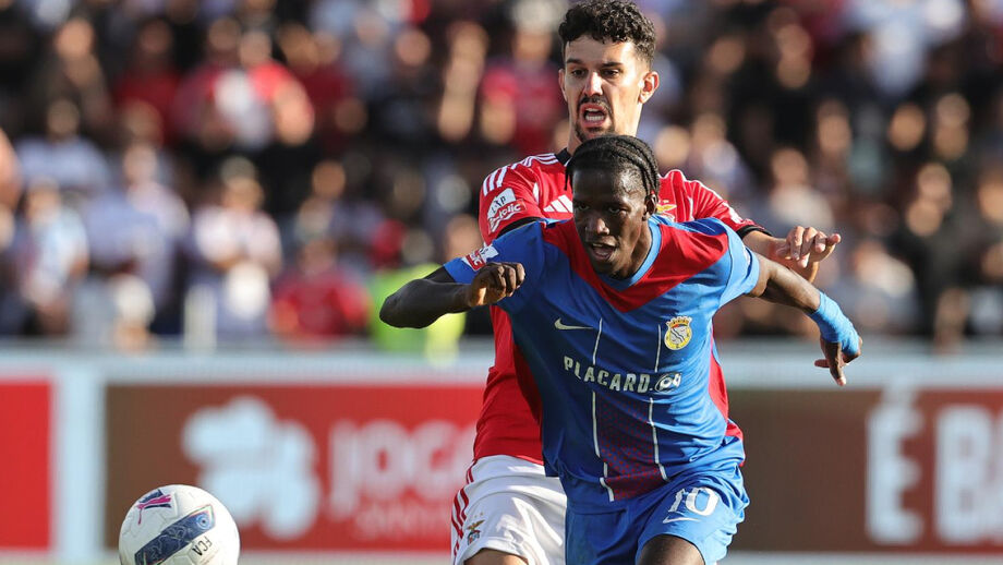 Chiquinho saiu com queixas no gémeo da perna direita