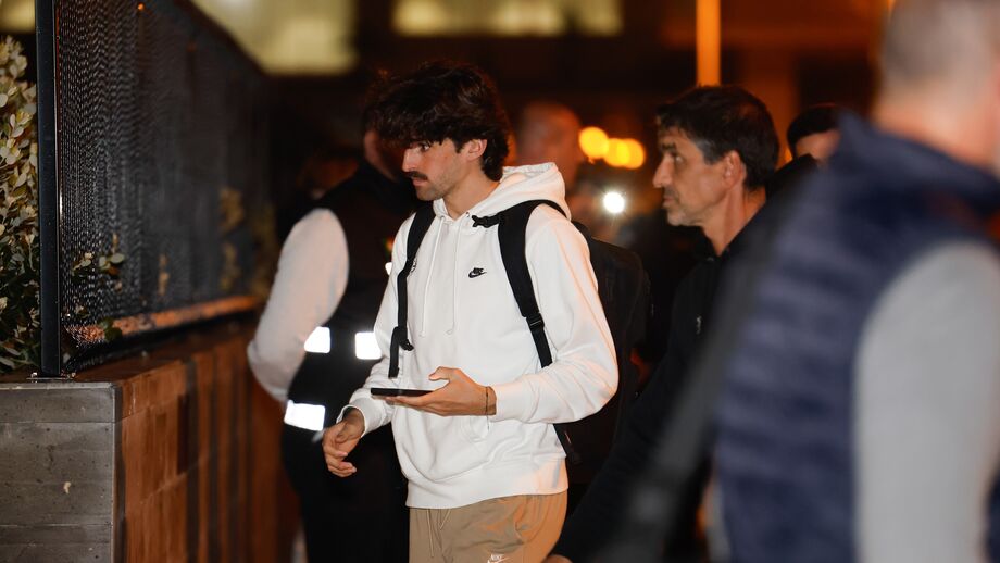 Camisola 17 discute novo contrato