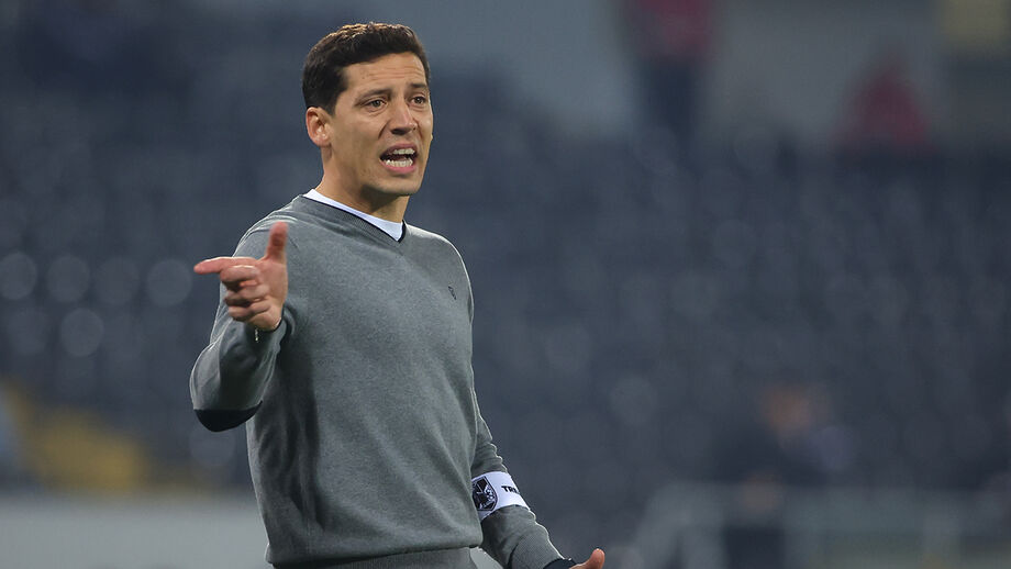 Luís Pinto no banco do V. Guimarães