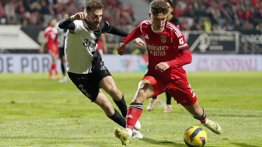 Sudakov em ação frente ao Farense