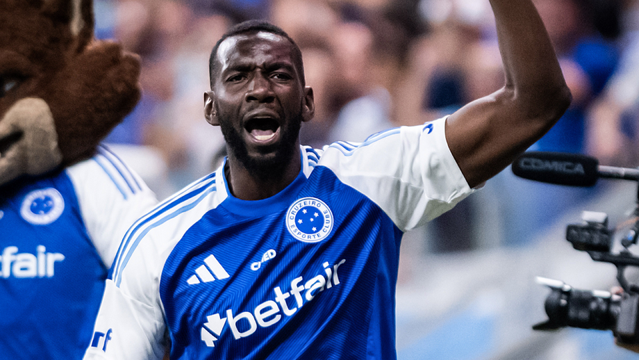 Yannick Bolasie com a camisola do Cruzeiro