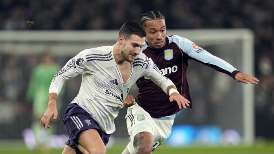 Dalot criticado após jogo do Manchester United