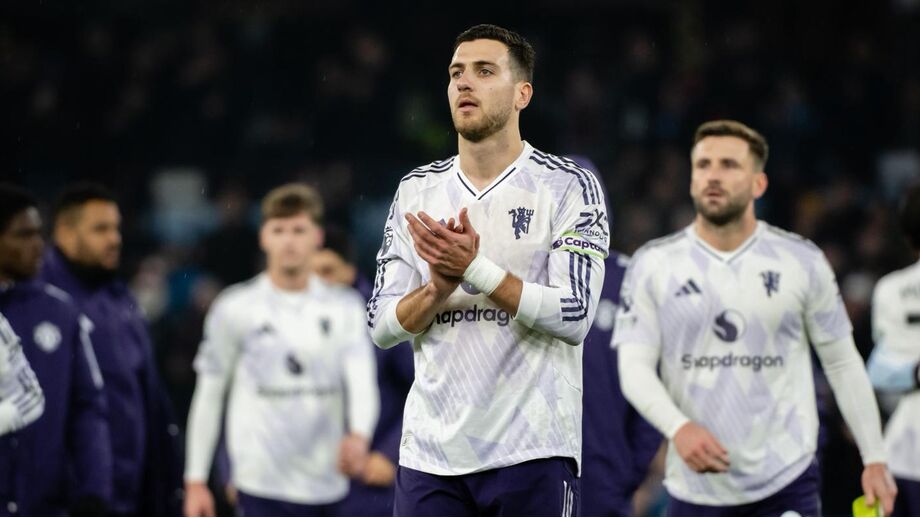 Dalot no jogo com o Aston Villla