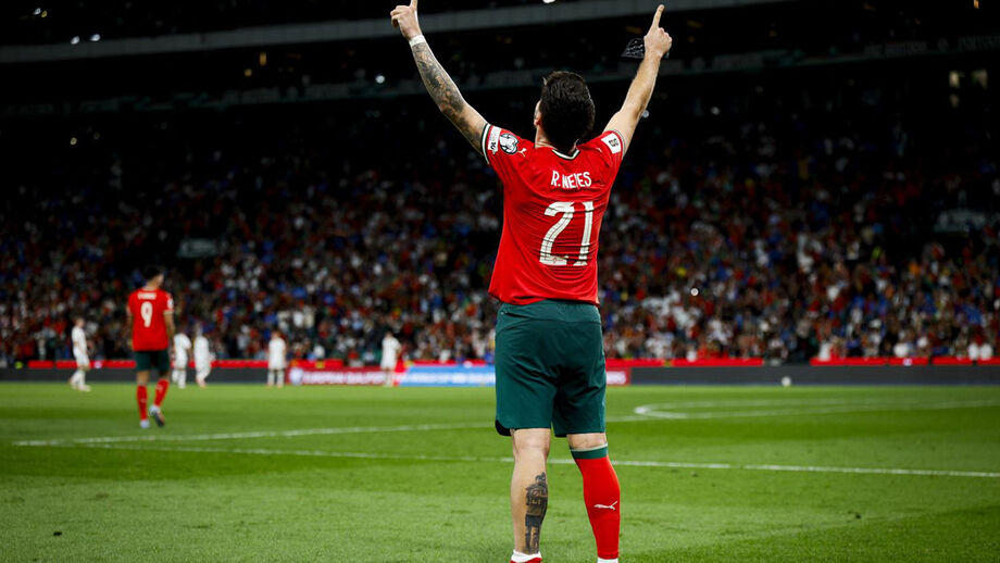 Dia 12 - Rúben Neves mostra a tatuagem dedicada a Diogo Jota.