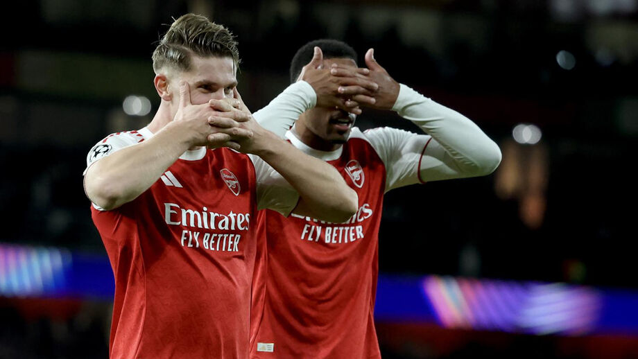 Dia 22 - Viktor Gyökeres, aqui com Gabriel, marca pelo Arsenal.