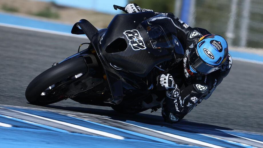 Dia 28 - Miguel Oliveira mudou-se para as Superbikes , ao serviço da formação ROKiT BMW.