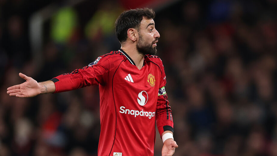Bruno Fernandes em campo durante jogo do Manchester United