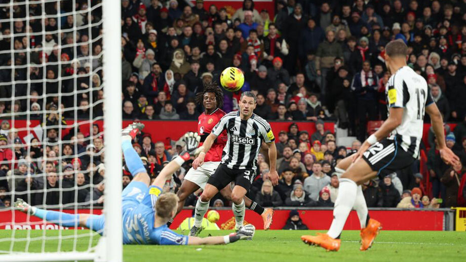Jogo Manchester United-Newcastle: um momento de tensão perto da baliza
