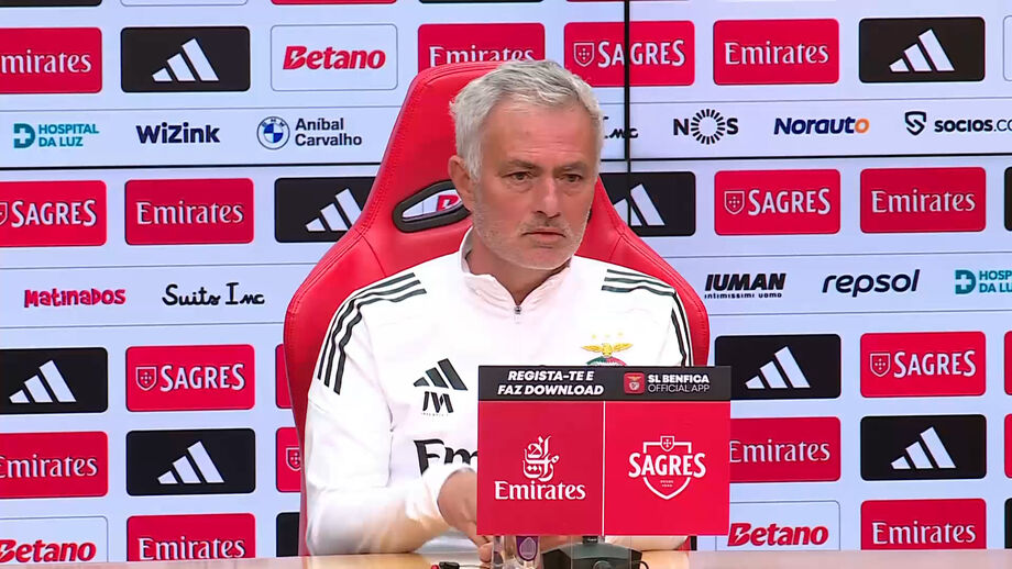 Treinador do Benfica responde, ainda que de forma breve, às declarações do presidente do Sporting