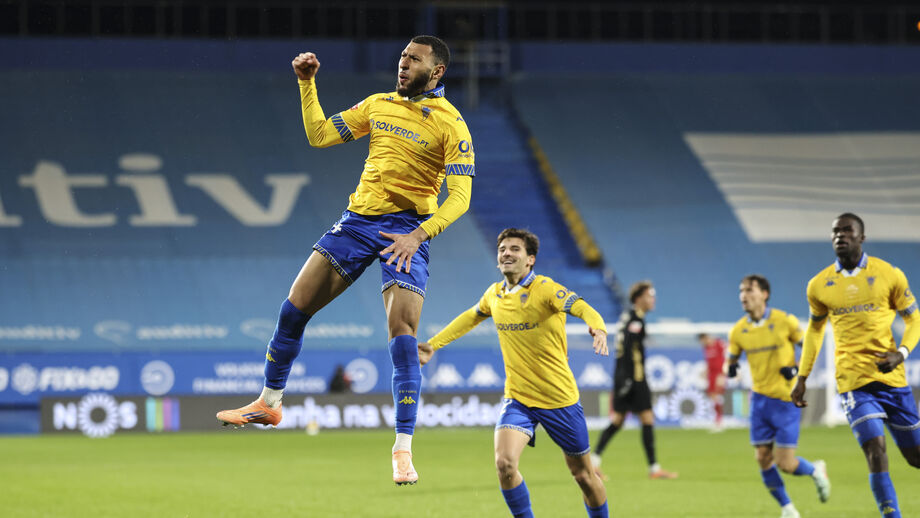 Begraoui brilhou na Amoreira com dois golos