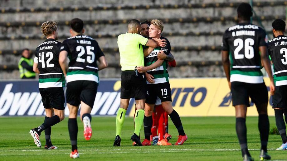 Harder esteve no olho do furacão diante do Santa Clara 