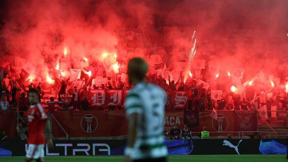 Morita assistiu à festa dos adeptos encarnados no Algarve