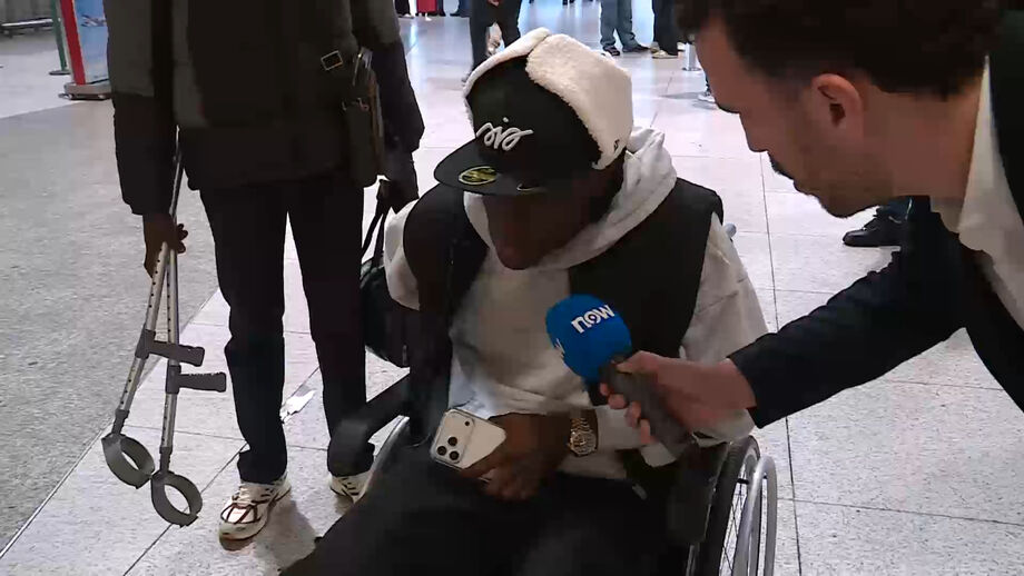 Extremo dos leões foi 'apanhado' pelo NOW à partida para Londres