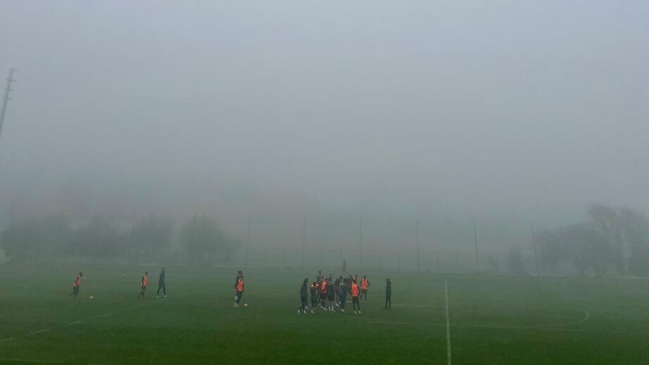 Treino do Chaves sob nevoeiro para preparar jogo com o Marítimo