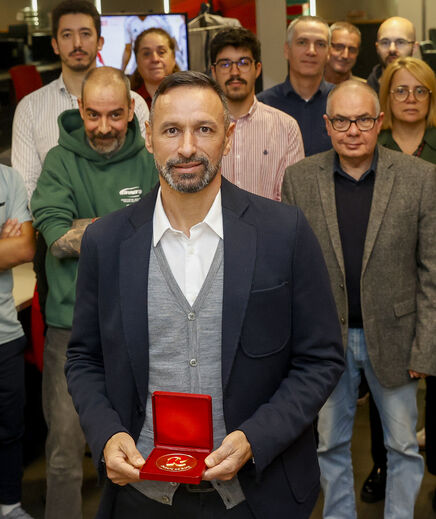 Bino Maçães visitou a nossa redação e recebeu o Record de Ouro