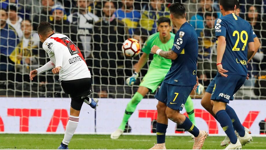Jogadores do River Plate e Boca Juniors num jogo em Madrid